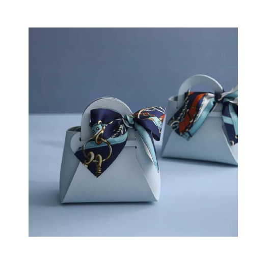 Chic & Stylish: The Perfect Small Tote Bag for Every Occasion!